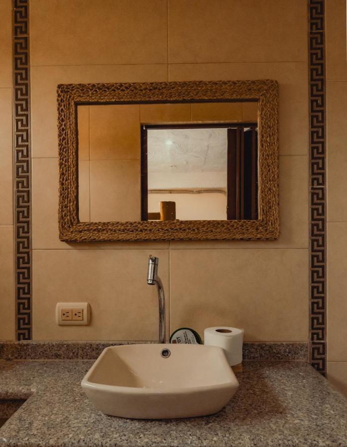 Hostal Poseidon Puerto Cayo Buitenkant foto