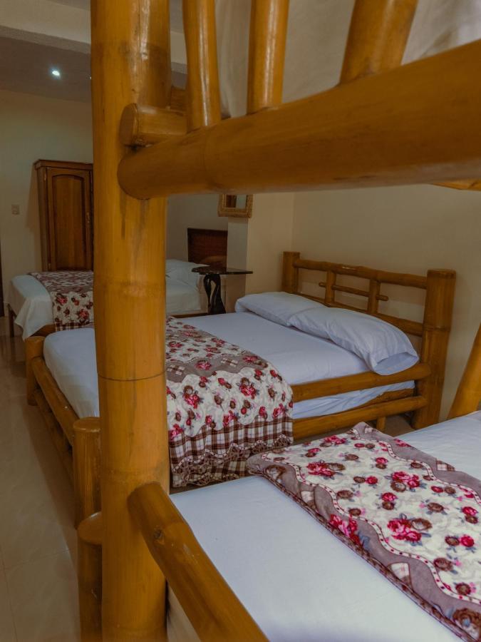 Hostal Poseidon Puerto Cayo Buitenkant foto