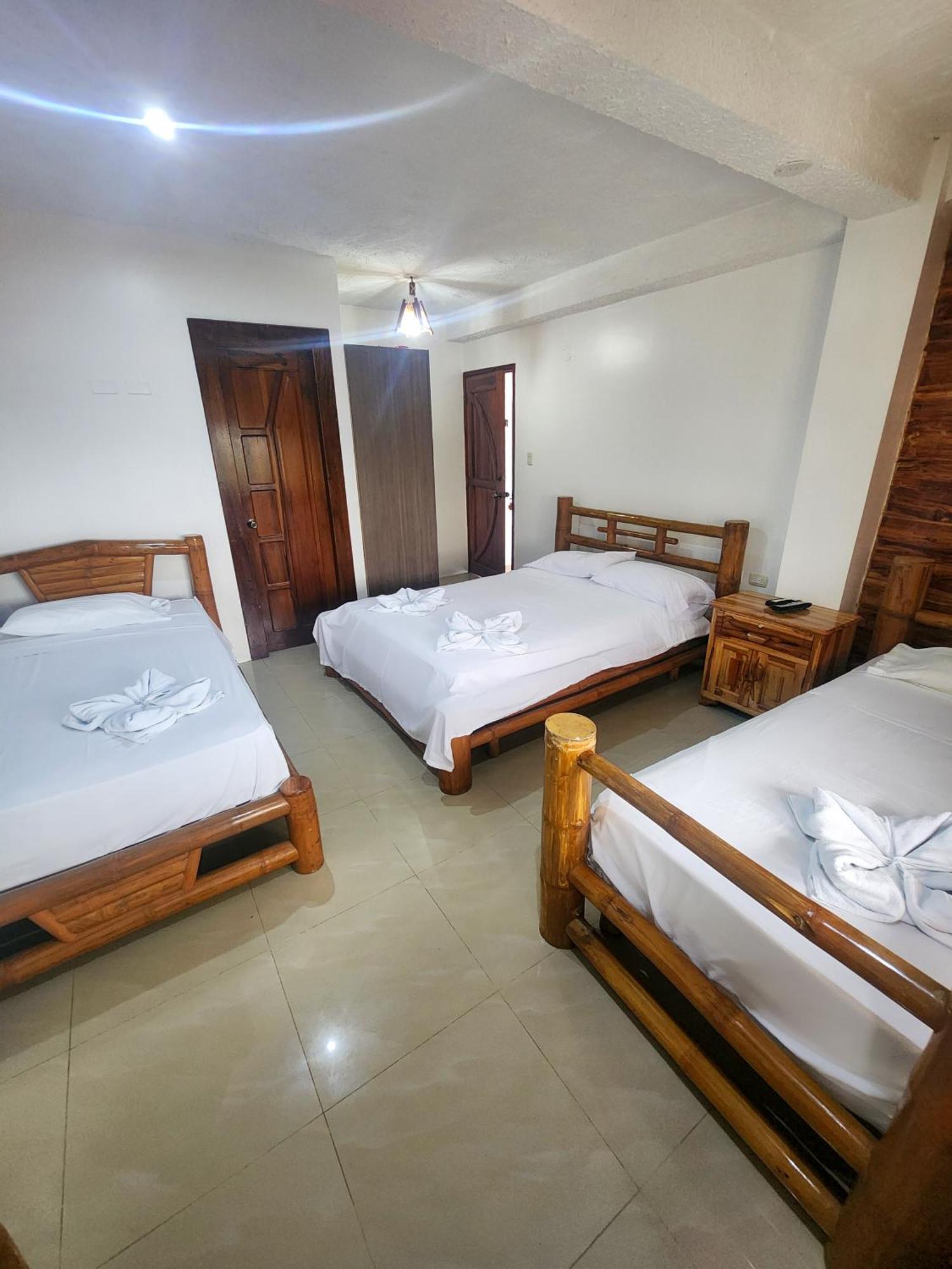 Hostal Poseidon Puerto Cayo Buitenkant foto