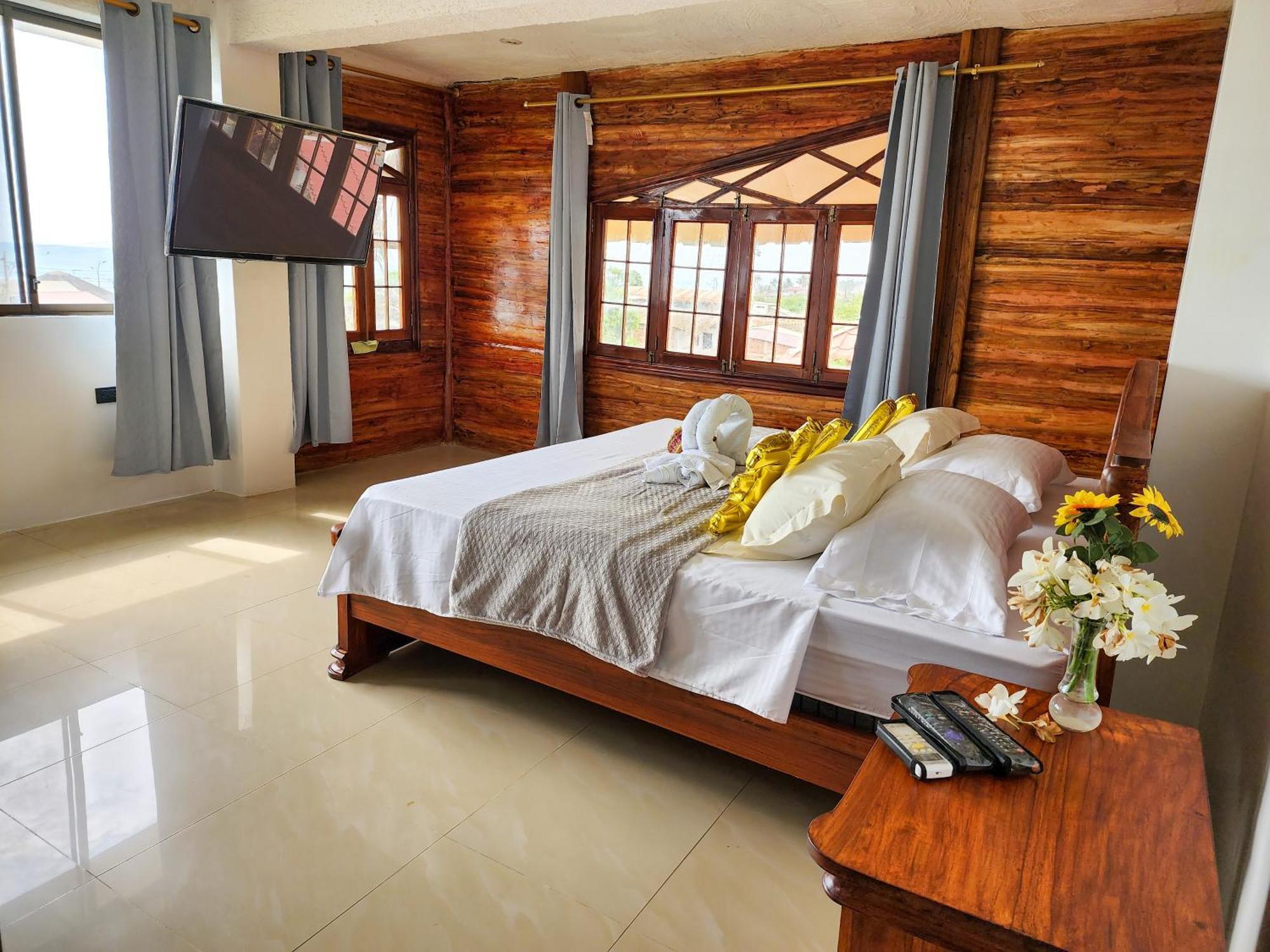 Hostal Poseidon Puerto Cayo Buitenkant foto